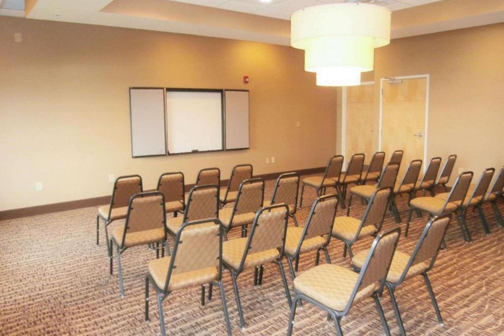 Comfort Suites Smyrna Kültér fotó